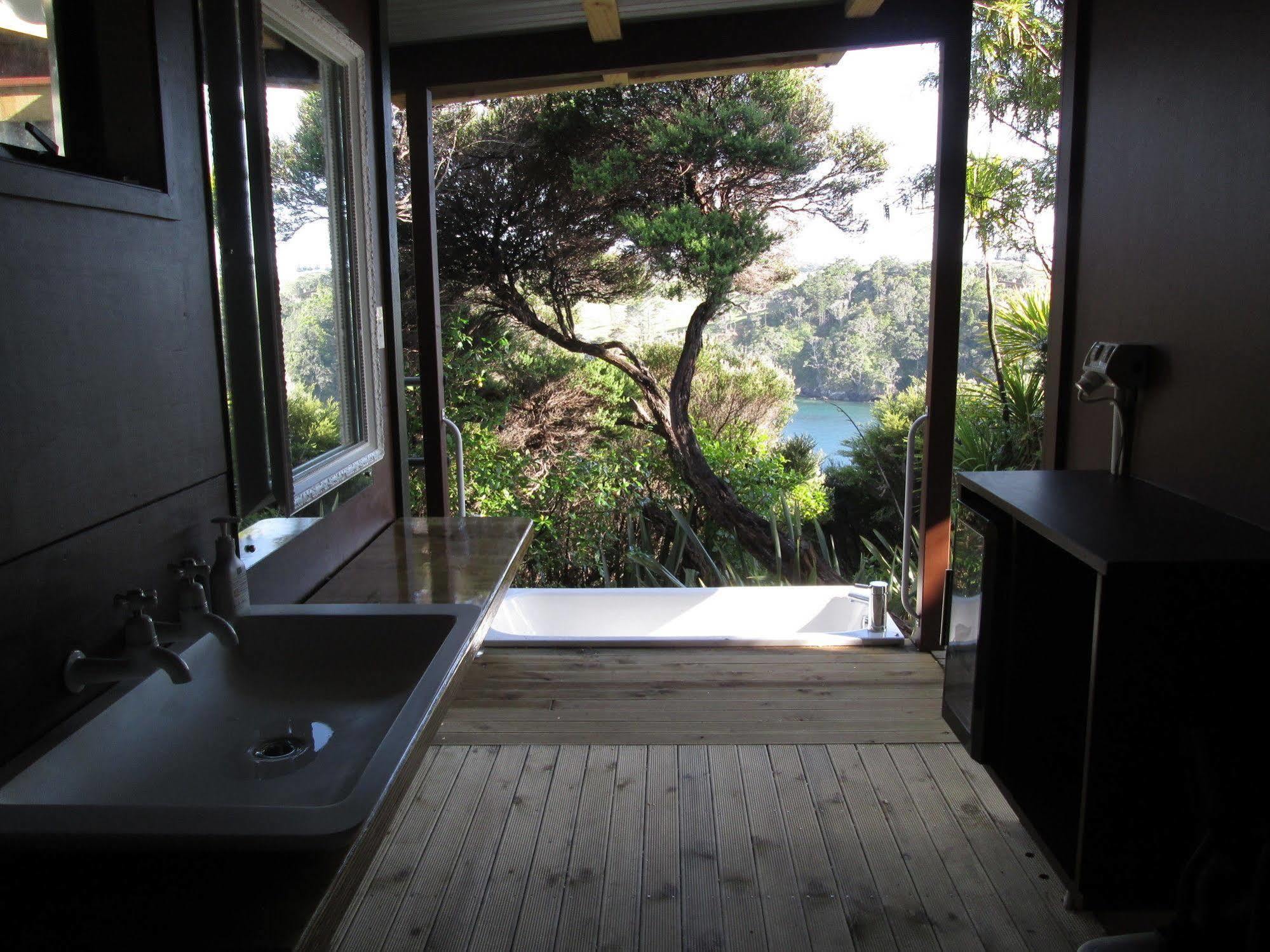 The Lighthouse Lookout Bed & Breakfast Tutukaka Exterior photo